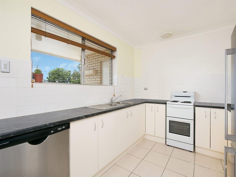 Photo - 3/74 Henry Street, Greenslopes QLD 4120 - Image 4