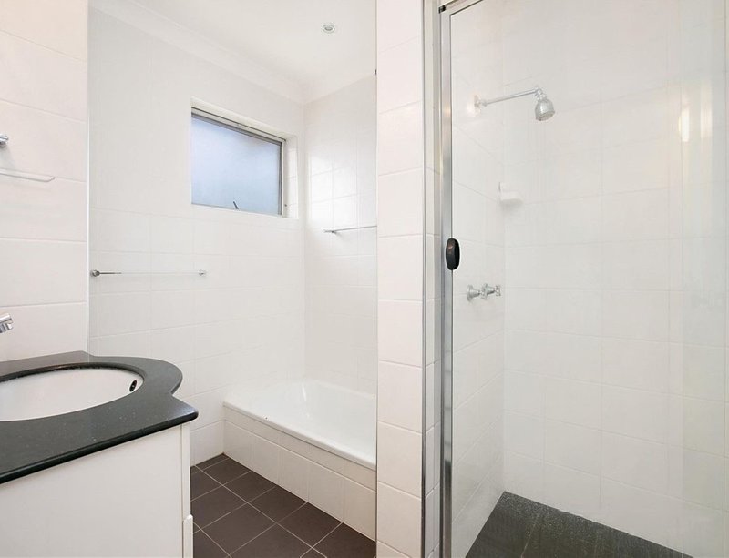 Photo - 3/74 Henry Street, Greenslopes QLD 4120 - Image 7