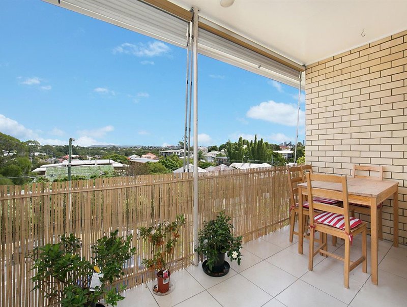 Photo - 3/74 Henry Street, Greenslopes QLD 4120 - Image 8