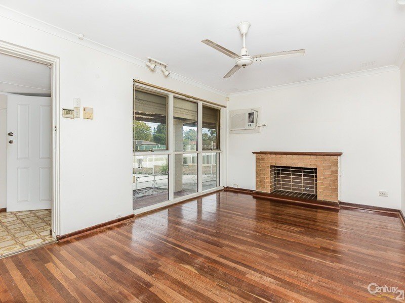 Photo - 374 Spencer Road, Thornlie WA 6108 - Image 3