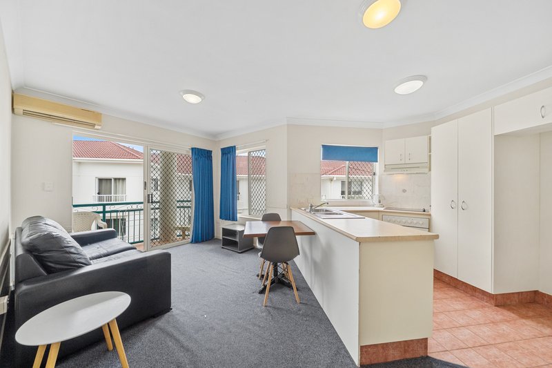 Photo - 37/40-46 Burra Street, Surfers Paradise QLD 4217 - Image 2