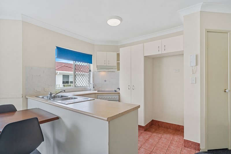 Photo - 37/40-46 Burra Street, Surfers Paradise QLD 4217 - Image 3