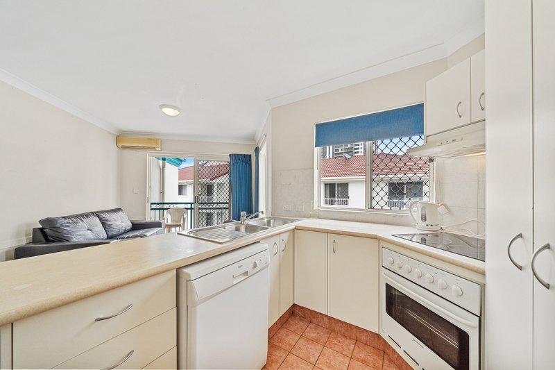 Photo - 37/40-46 Burra Street, Surfers Paradise QLD 4217 - Image 4