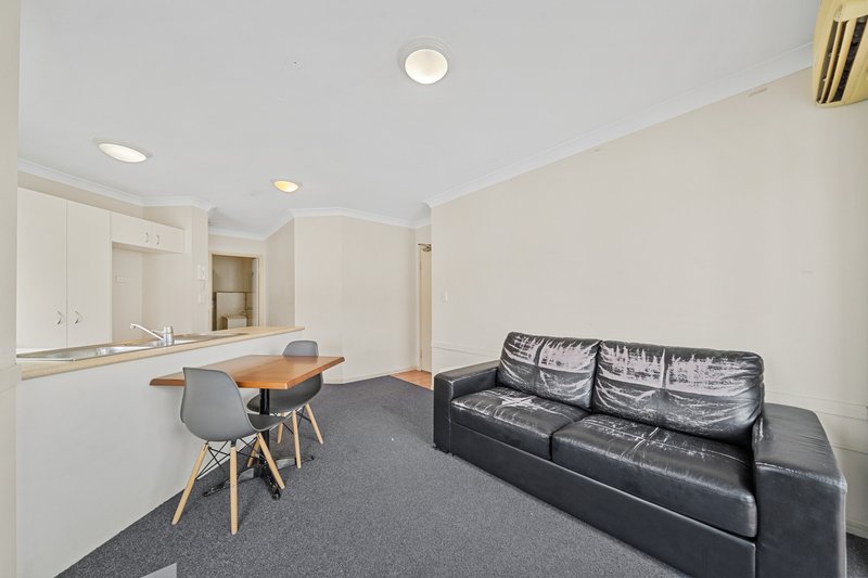 Photo - 37/40-46 Burra Street, Surfers Paradise QLD 4217 - Image 5