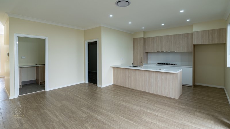 Photo - 376 Fifth Avenue, Austral NSW 2179 - Image 2