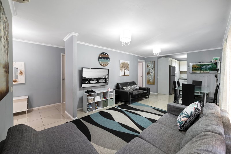 Photo - 3/76 Parliament Road, Macquarie Fields NSW 2564 - Image 5