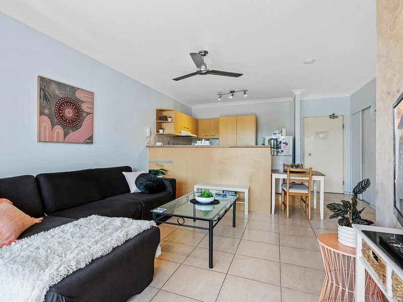 Photo - 37/7-13 Barranbali Street, Surfers Paradise QLD 4217 - Image 2