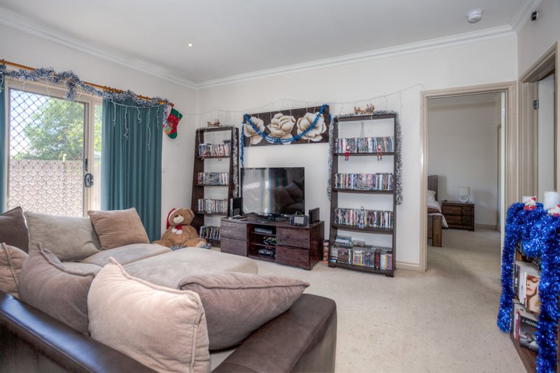 Photo - 3/77 Barkly Street, Sunbury VIC 3429 - Image 3