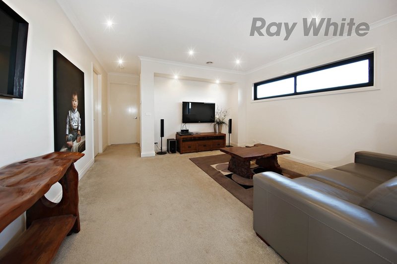 Photo - 377 Boardwalk Boulevard, Point Cook VIC 3030 - Image 13