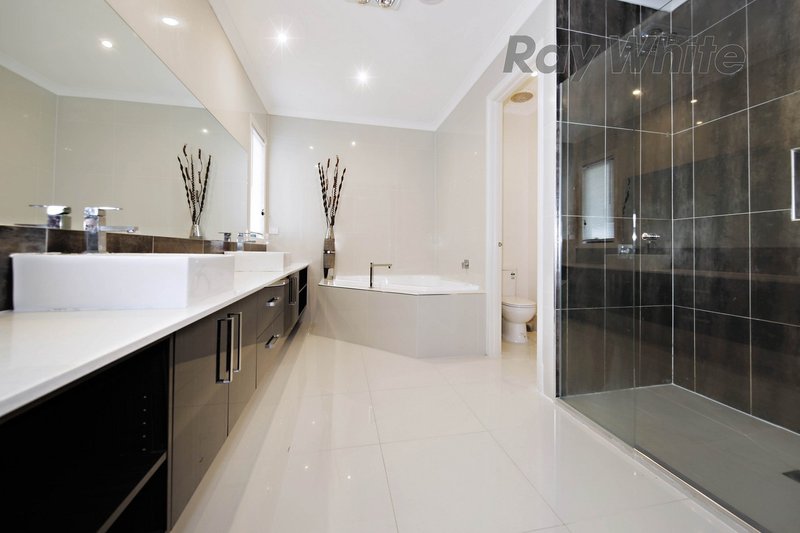 Photo - 377 Boardwalk Boulevard, Point Cook VIC 3030 - Image 16