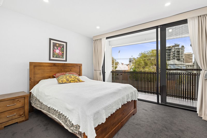 Photo - 3/78 Bromley Street, Kangaroo Point QLD 4169 - Image 3