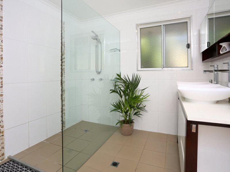 Photo - 37/8 Gooding Drive, Merrimac QLD 4226 - Image 12