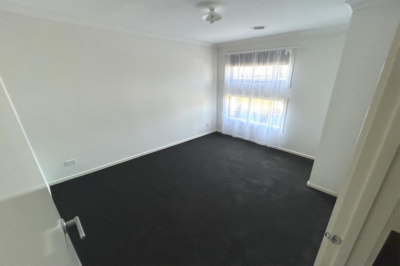 Photo - 37A Claire Way, Tarneit VIC 3029 - Image 5