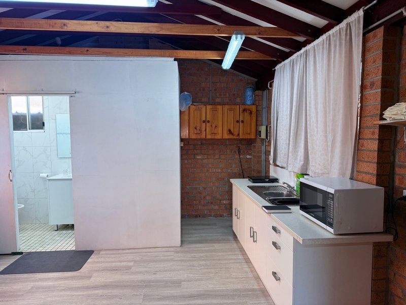 Photo - 37A Dickens Road, Wetherill Park NSW 2164 - Image 4