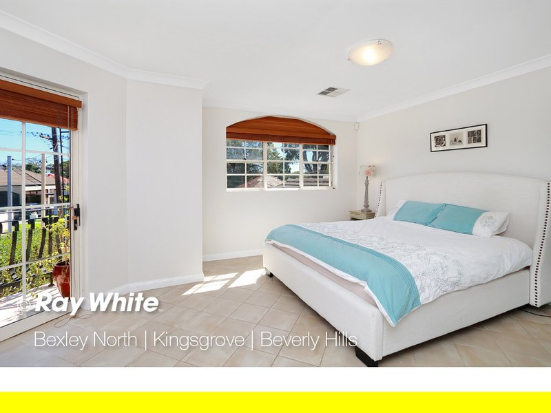 Photo - 37A New England Drive, Kingsgrove NSW 2208 - Image 5