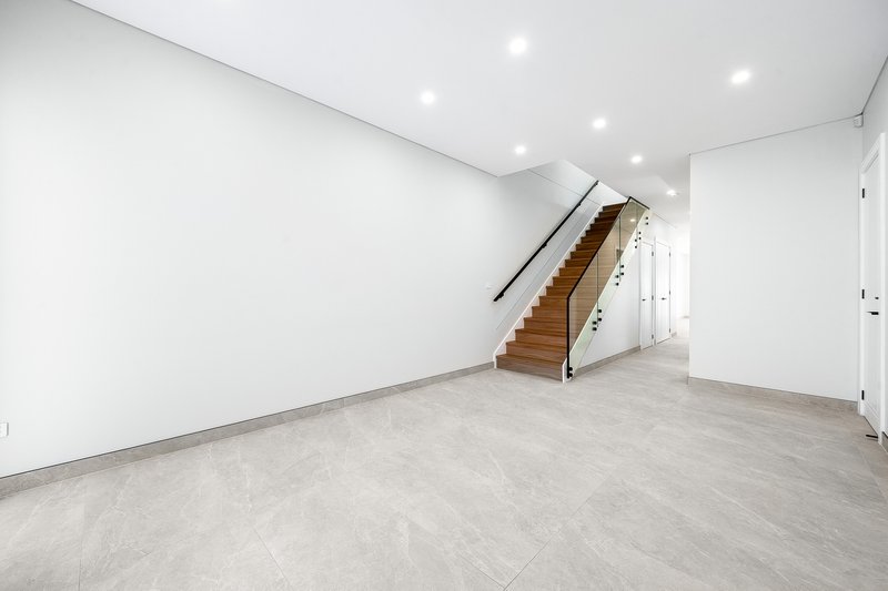 Photo - 37B Dawson Street, Fairfield Heights NSW 2165 - Image 2