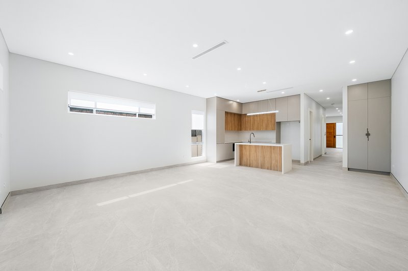 Photo - 37B Dawson Street, Fairfield Heights NSW 2165 - Image 5