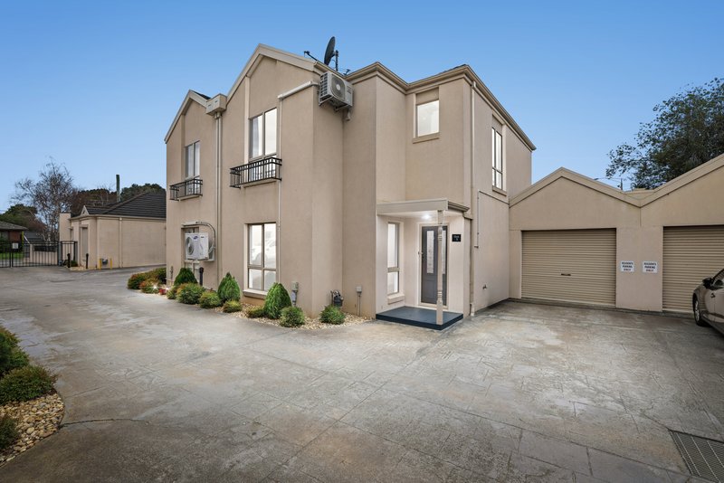 Photo - 3/8-10 Coop Street, Werribee VIC 3030 - Image 2