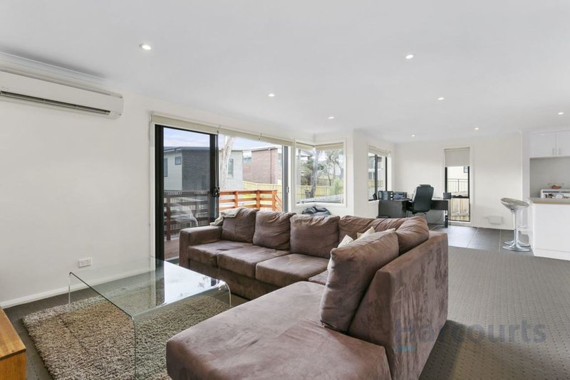 Photo - 3/8-10 Lomandra Drive, Blackmans Bay TAS 7052 - Image 3