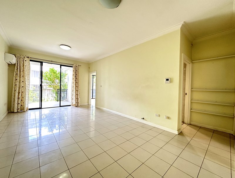 Photo - 3/8-10 Lydbrook Street, Westmead NSW 2145 - Image 2