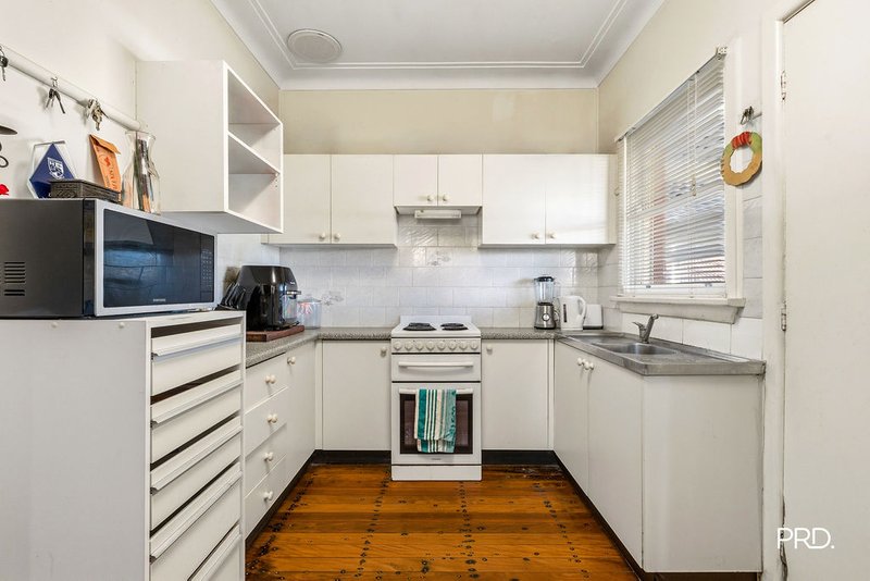 Photo - 38 & 38A College Street, Cambridge Park NSW 2747 - Image 5