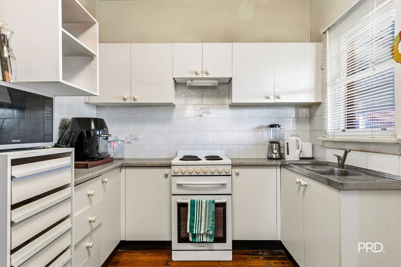 Photo - 38 & 38A College Street, Cambridge Park NSW 2747 - Image 6