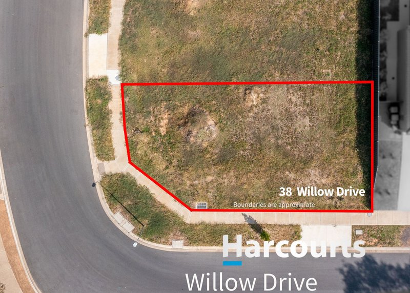 Photo - 38 & 38A Willow Drive, Wangaratta VIC 3677 - Image 2