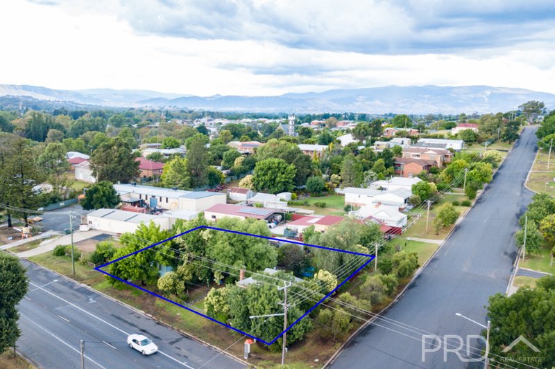 38 & 40 Adelong Road, Tumut NSW 2720