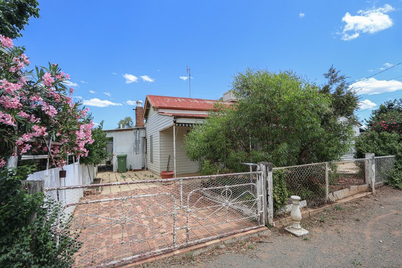 Photo - 38-40 Carter Street, Wyalong NSW 2671 - Image 2