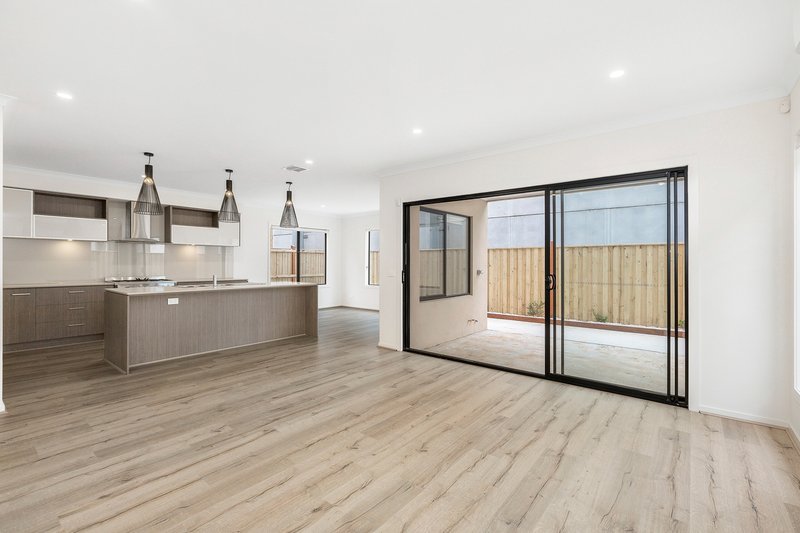 Photo - 38 Ambassador Crescent, Point Cook VIC 3030 - Image 3