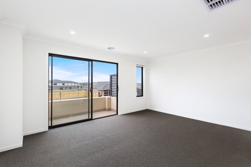 Photo - 38 Ambassador Crescent, Point Cook VIC 3030 - Image 5