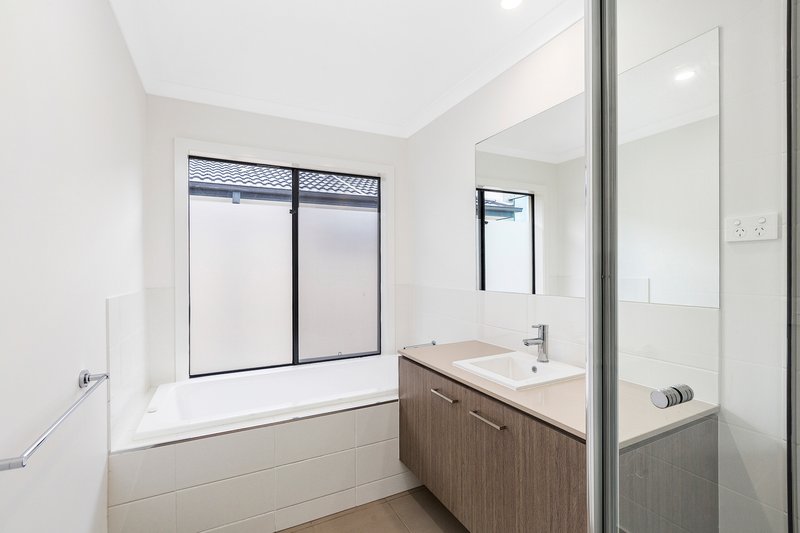 Photo - 38 Ambassador Crescent, Point Cook VIC 3030 - Image 6