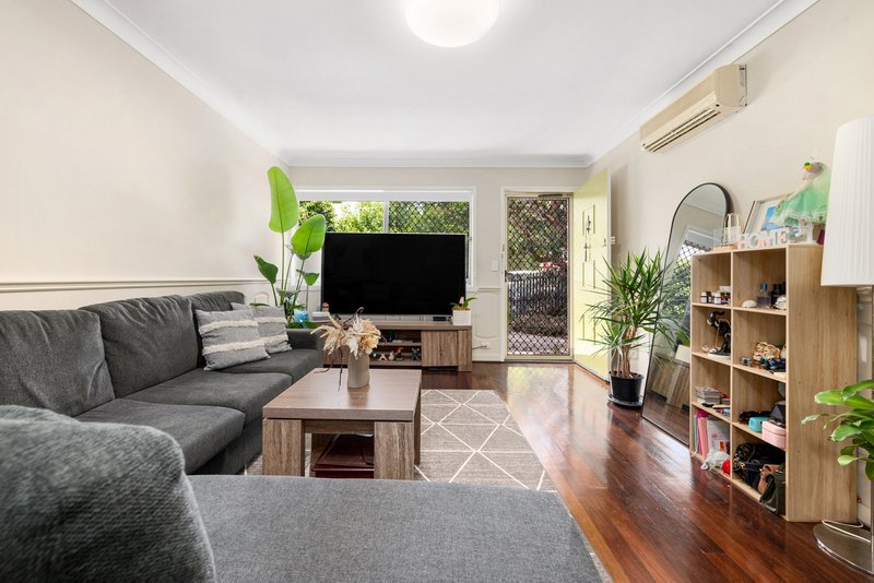 Photo - 3/8 Ames Street, Coorparoo QLD 4151 - Image 2