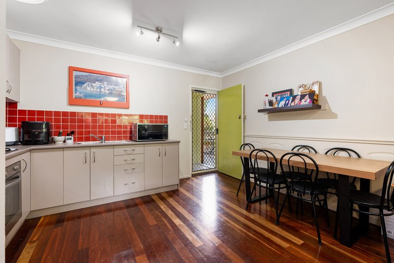 Photo - 3/8 Ames Street, Coorparoo QLD 4151 - Image 4