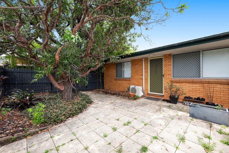 Photo - 3/8 Ames Street, Coorparoo QLD 4151 - Image 9