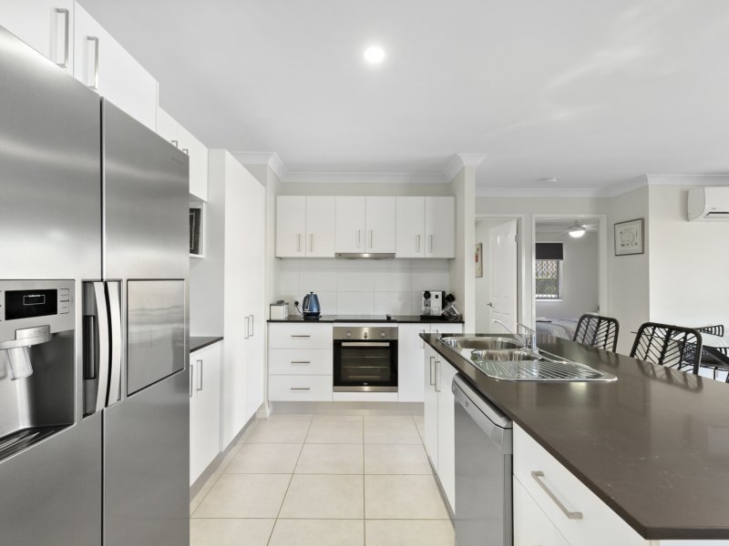 Photo - 38 Annabelle Crescent, Upper Coomera QLD 4209 - Image 3