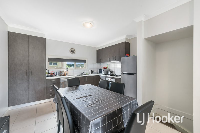 Photo - 38 Annecy Lane, Pakenham VIC 3810 - Image 2