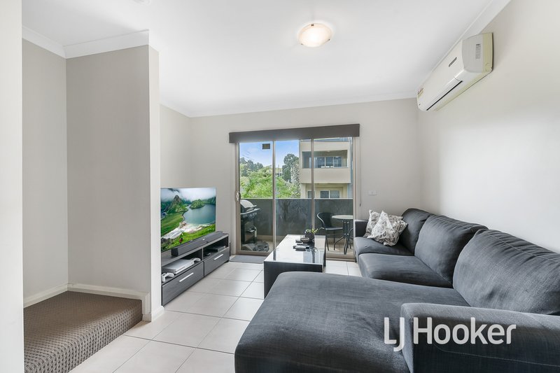 Photo - 38 Annecy Lane, Pakenham VIC 3810 - Image 3