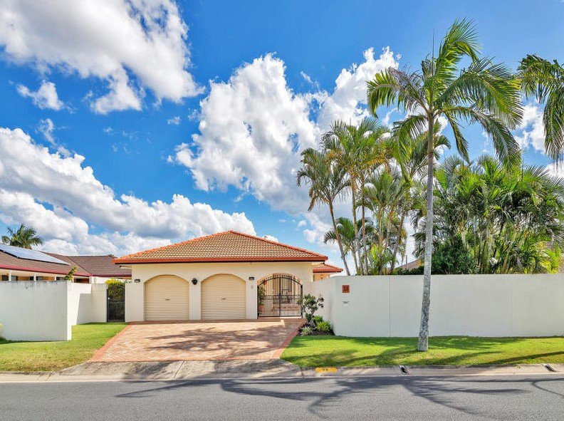 Photo - 38 Arcadia Drive, Mermaid Waters QLD 4218 - Image 16