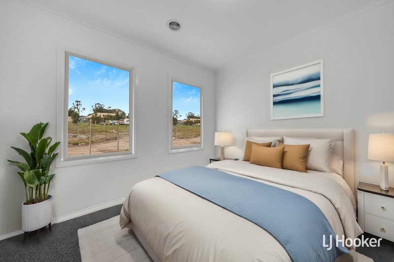 Photo - 38 Ayesha Rise, Pakenham VIC 3810 - Image 6