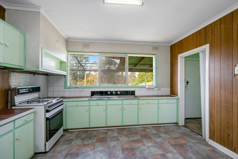 Photo - 38 Ayr Street, Reservoir VIC 3073 - Image 5