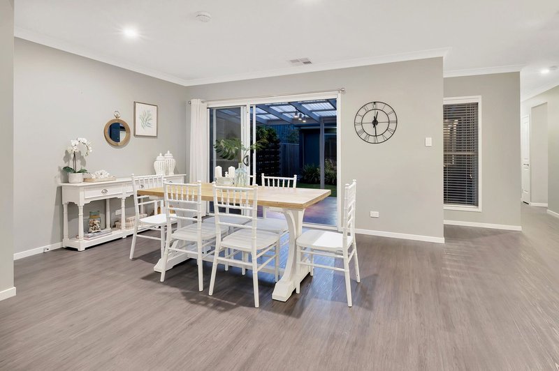 Photo - 38 Azure Way, Coomera QLD 4209 - Image 10