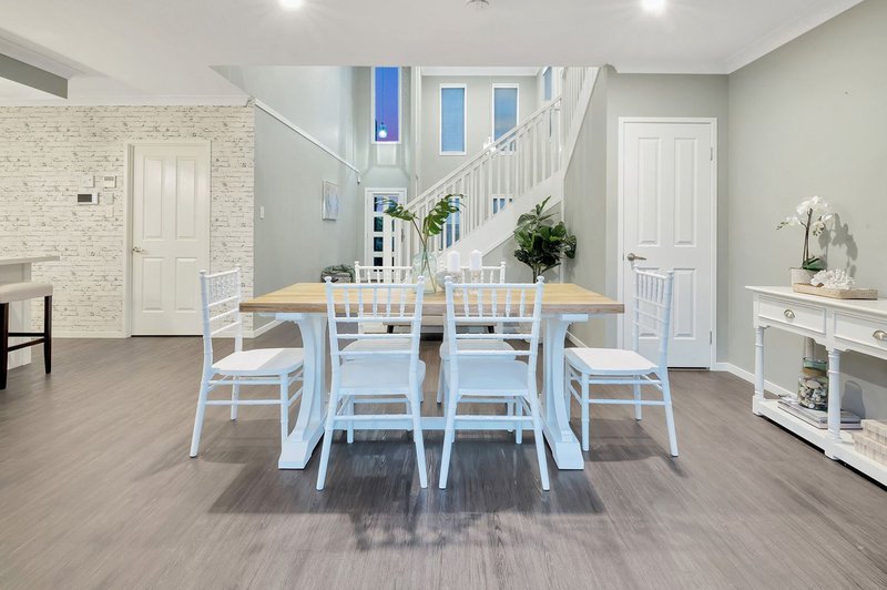 Photo - 38 Azure Way, Coomera QLD 4209 - Image 11