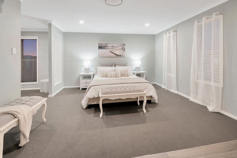 Photo - 38 Azure Way, Coomera QLD 4209 - Image 13