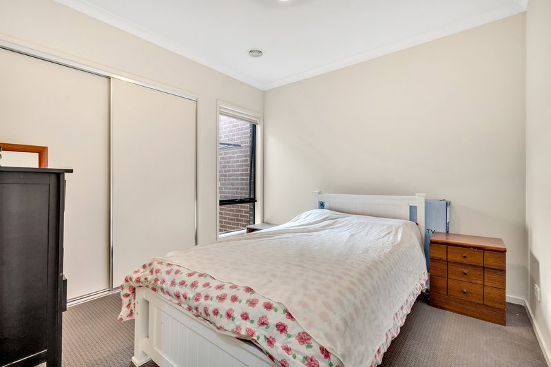 Photo - 38 Bandicoot Road, Craigieburn VIC 3064 - Image 10