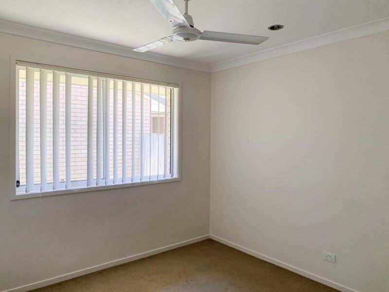 Photo - 38 Bangalow Street, Morayfield QLD 4506 - Image 8