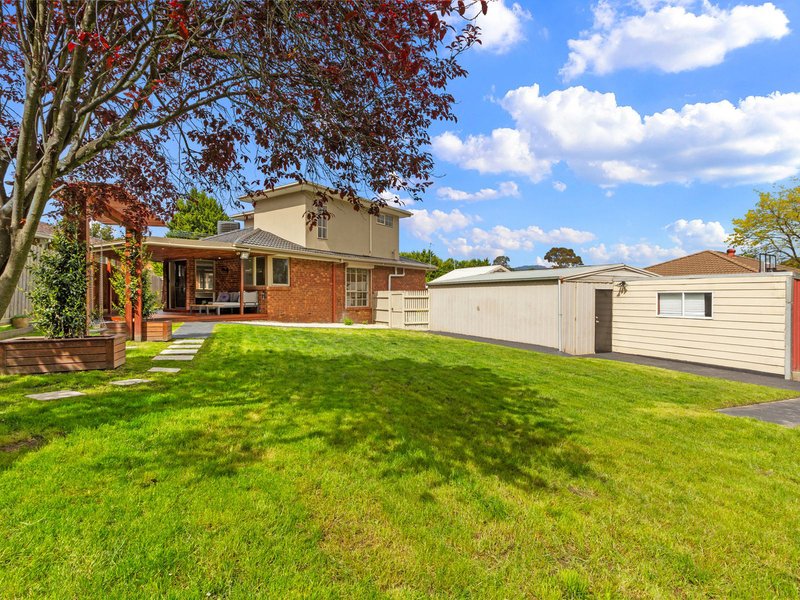 Photo - 38 Barker Drive, Mooroolbark VIC 3138 - Image 3