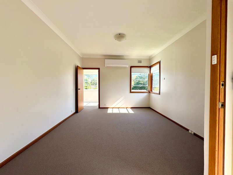 Photo - 38 Beath Crescent, Kahibah NSW 2290 - Image 4