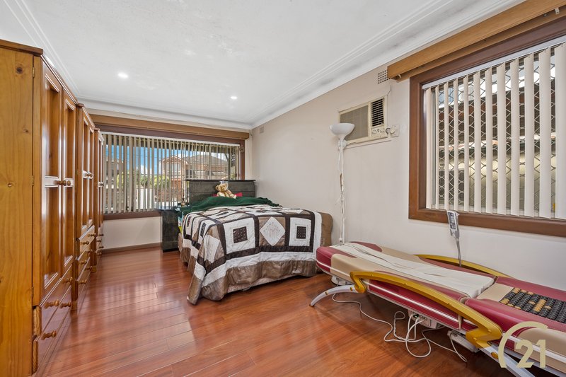 Photo - 38 Beelar Street, Canley Heights NSW 2166 - Image 8