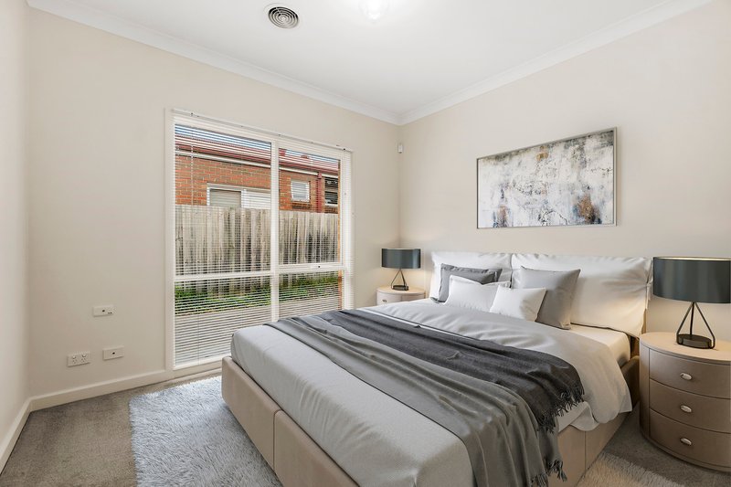 Photo - 3/8 Beena Avenue, Carnegie VIC 3163 - Image 3